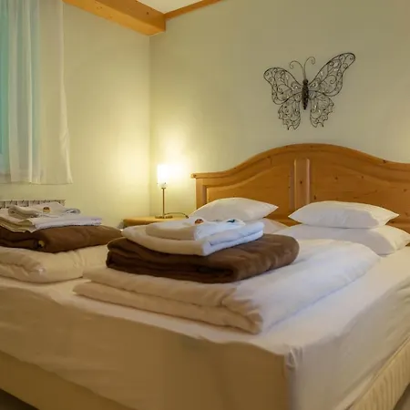 公寓 四季公寓 *