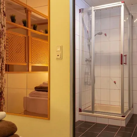 Four Seasons Apartament *