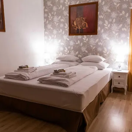 Four Seasons Apartman *