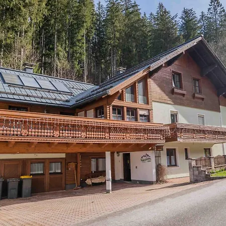 Four Seasons Apartman *